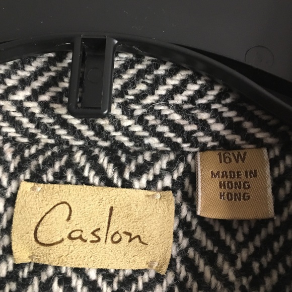 Beautiful herringbone coat - Picture 3 of 3